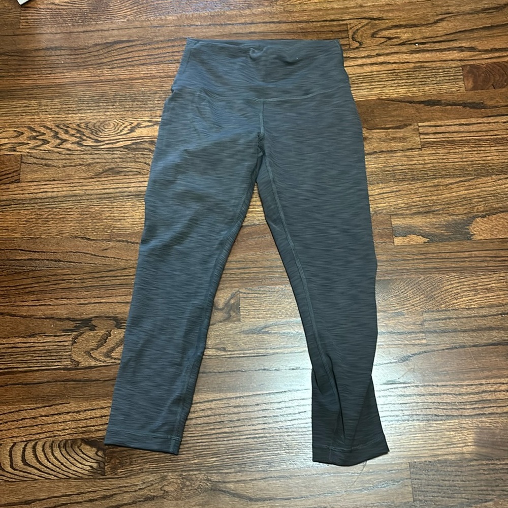 Lulu barely worn gray leggings